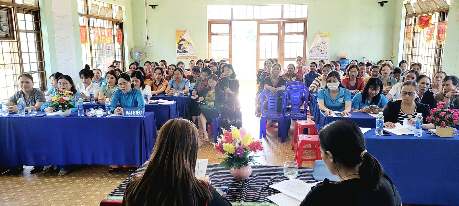 Các đb tham dự sinh hoạt